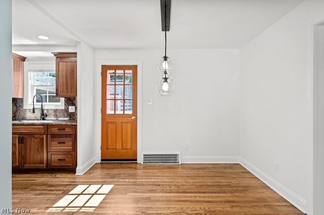 5204 Haverford Drive, Lyndhurst, OH 44124