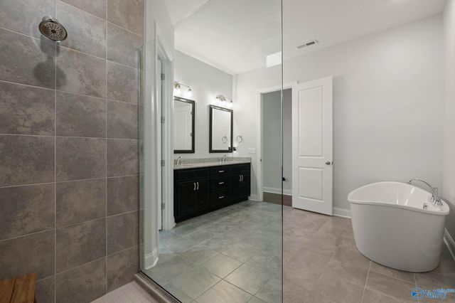 8304 Lionhead Lane SE, Owens Cross Roads, AL 35763