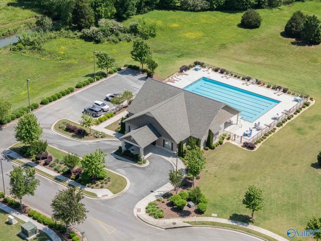 8304 Lionhead Lane SE, Owens Cross Roads, AL 35763