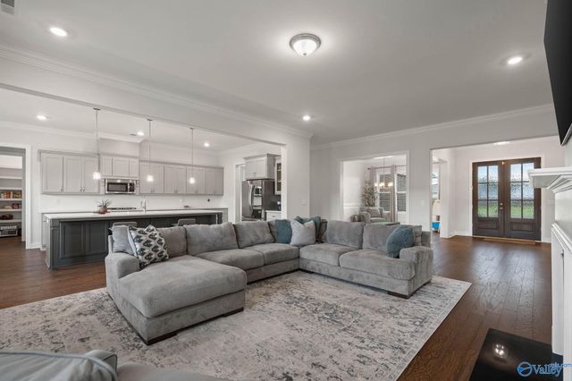 8304 Lionhead Lane SE, Owens Cross Roads, AL 35763