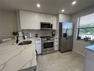 10130 Sunrise Lakes Boulevard 207, Sunrise, FL 33322