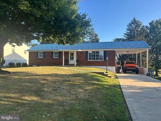 599 LINDIA DR, Chambersburg, PA 17202