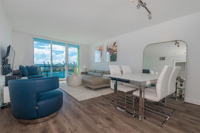 90 Alton Rd 2106, Miami Beach, FL 33139