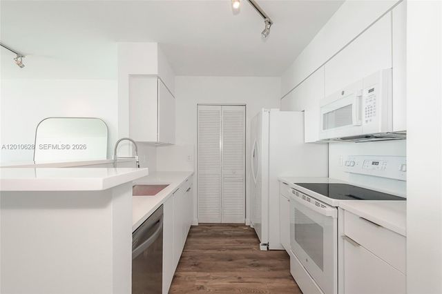 90 Alton Rd 2106, Miami Beach, FL 33139