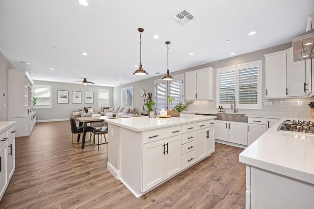 1615 Arroyo Sierra Way, Rocklin, CA 95765