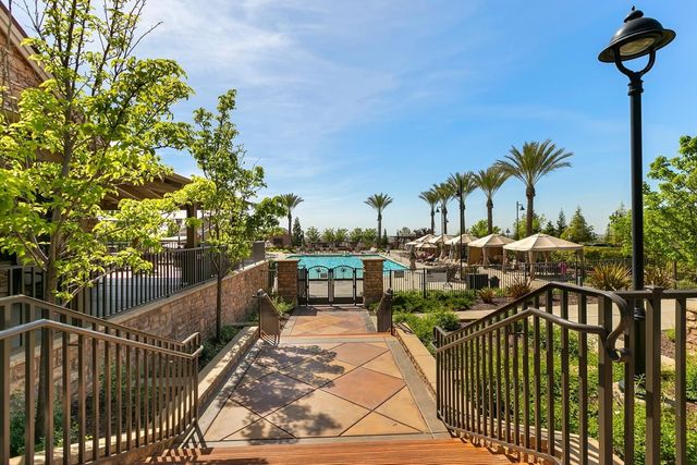 1615 Arroyo Sierra Way, Rocklin, CA 95765