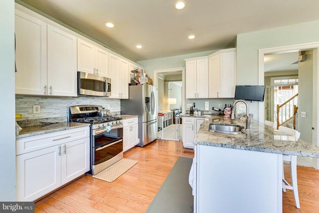 9600 LAGERSFIELD CIR, Vienna, VA 22181