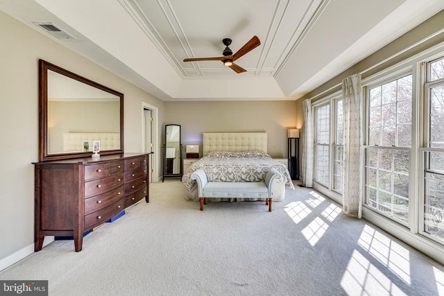 9600 LAGERSFIELD CIR, Vienna, VA 22181
