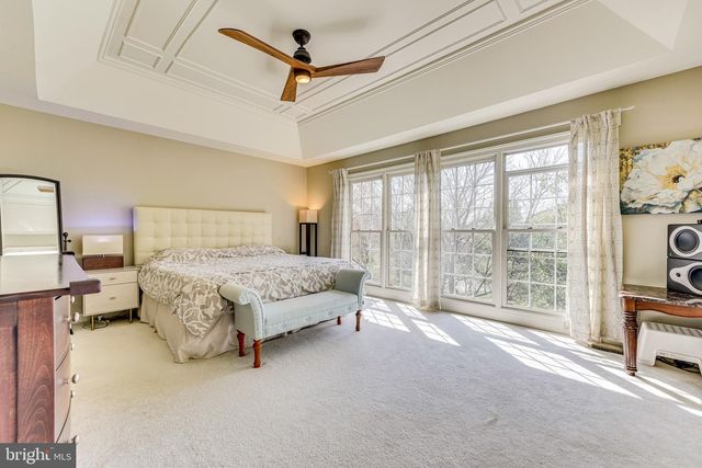 9600 LAGERSFIELD CIR, Vienna, VA 22181