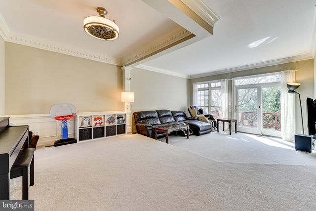 9600 LAGERSFIELD CIR, Vienna, VA 22181
