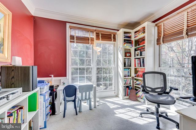 9600 LAGERSFIELD CIR, Vienna, VA 22181