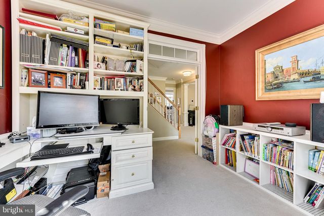 9600 LAGERSFIELD CIR, Vienna, VA 22181