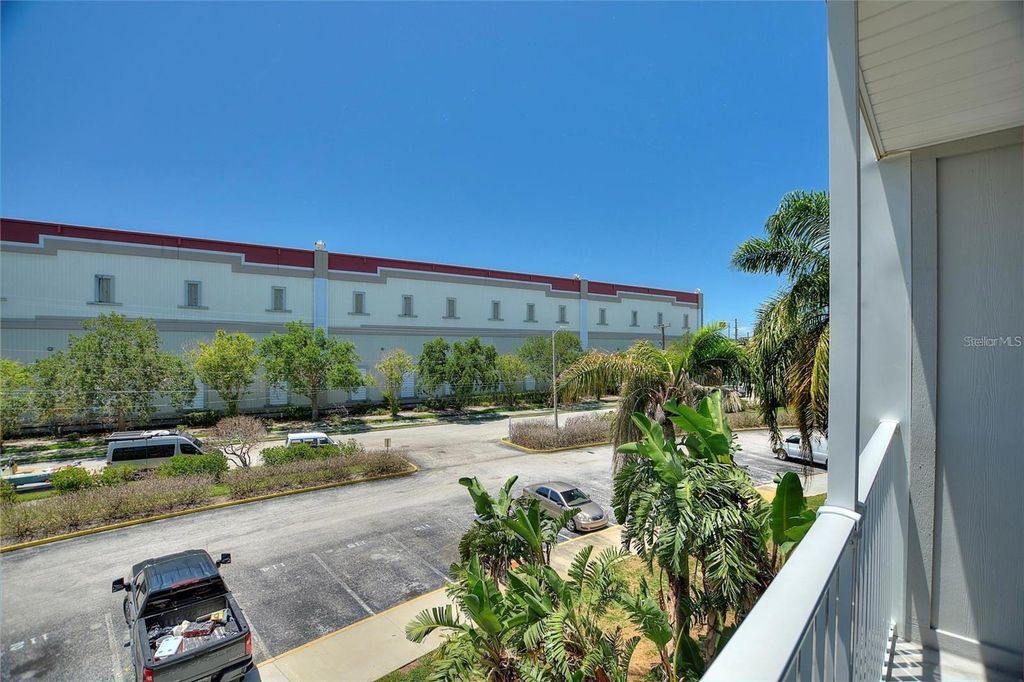 Image 11 of property listing at 3315 58TH AVENUE S 314, St Petersburg, FL 33712