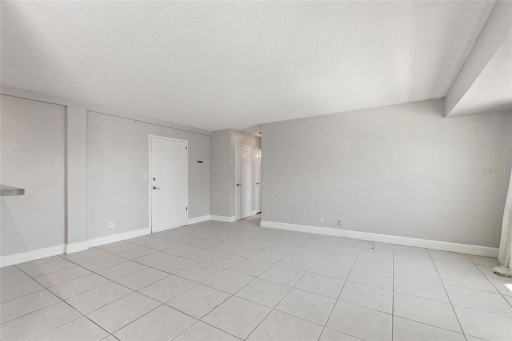 Image 3 of property listing at 3315 58TH AVENUE S 314, St Petersburg, FL 33712