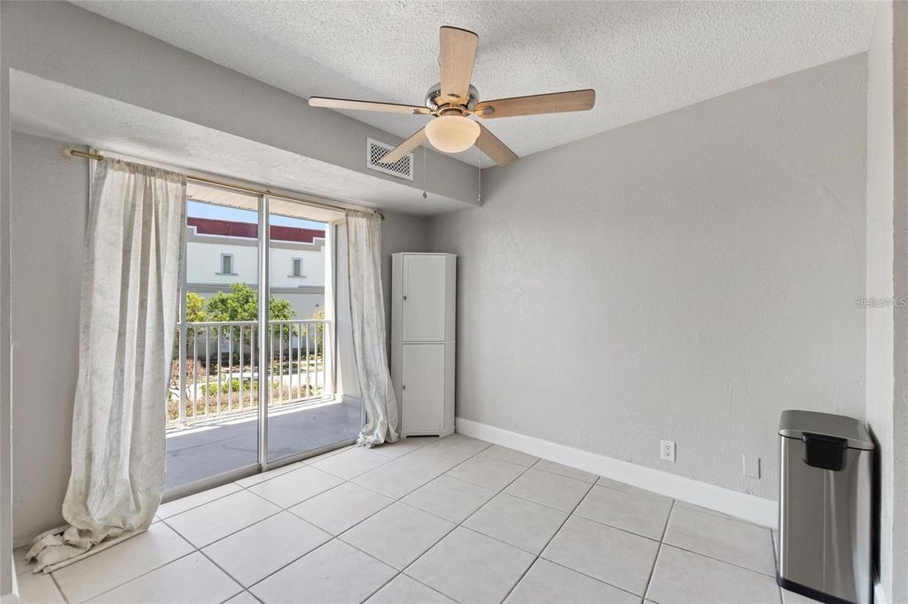 Image 4 of property listing at 3315 58TH AVENUE S 314, St Petersburg, FL 33712