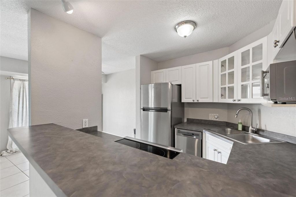 Image 6 of property listing at 3315 58TH AVENUE S 314, St Petersburg, FL 33712