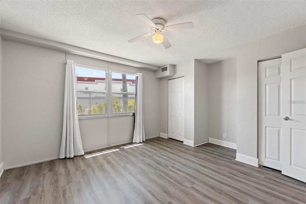 Image 7 of property listing at 3315 58TH AVENUE S 314, St Petersburg, FL 33712