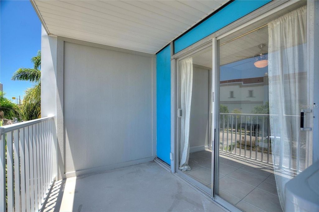 Image 10 of property listing at 3315 58TH AVENUE S 314, St Petersburg, FL 33712