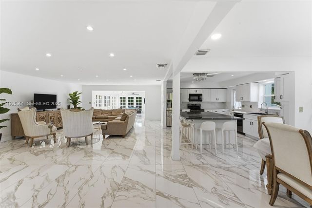 201 Calle Grande Dr 201, Hollywood, FL 33021