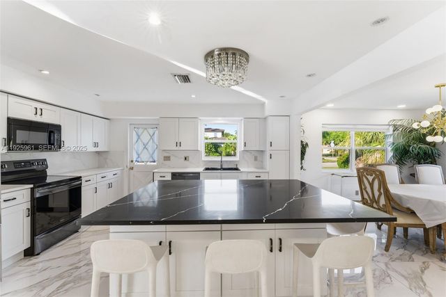 201 Calle Grande Dr 201, Hollywood, FL 33021