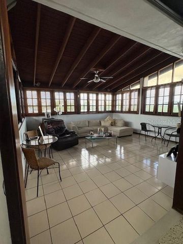 URB SANTA PAULA CALLE LAS COLINAS 123, Guaynabo, PR 00969