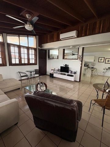 URB SANTA PAULA CALLE LAS COLINAS 123, Guaynabo, PR 00969