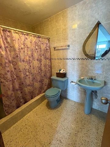 URB SANTA PAULA CALLE LAS COLINAS 123, Guaynabo, PR 00969