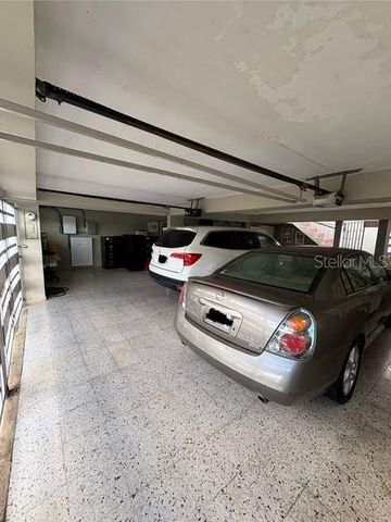 URB SANTA PAULA CALLE LAS COLINAS 123, Guaynabo, PR 00969