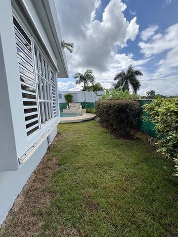 URB SANTA PAULA CALLE LAS COLINAS 123, Guaynabo, PR 00969