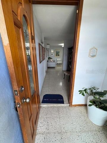 URB SANTA PAULA CALLE LAS COLINAS 123, Guaynabo, PR 00969