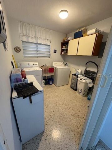 URB SANTA PAULA CALLE LAS COLINAS 123, Guaynabo, PR 00969