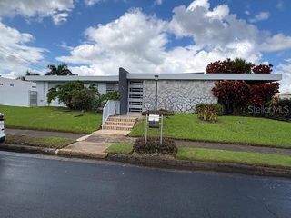 URB SANTA PAULA CALLE LAS COLINAS 123, Guaynabo, PR 00969