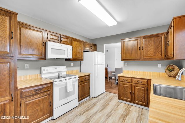 647C Dunstable Court C, Manchester, NJ 08759