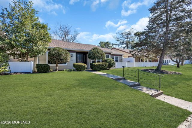 647C Dunstable Court C, Manchester, NJ 08759