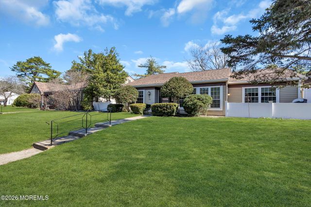 647C Dunstable Court C, Manchester, NJ 08759