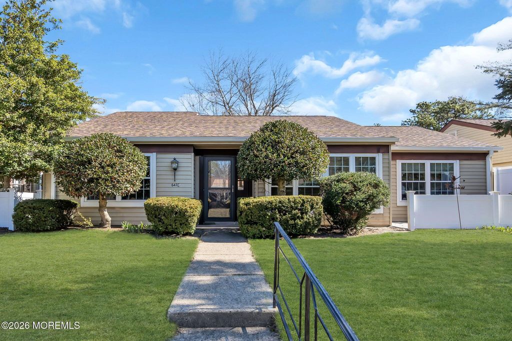 647C Dunstable Court C, Manchester, NJ 08759