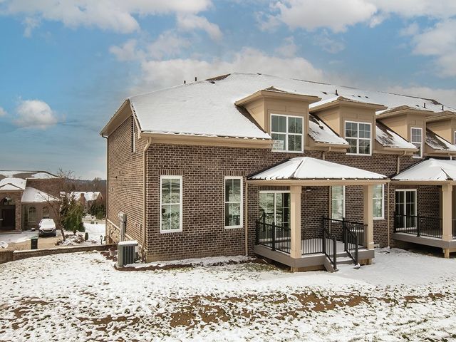 243 Lucca Lane, Upper St Clair, PA 15241