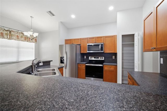 11818 HOLLY CREST LANE, Riverview, FL 33569