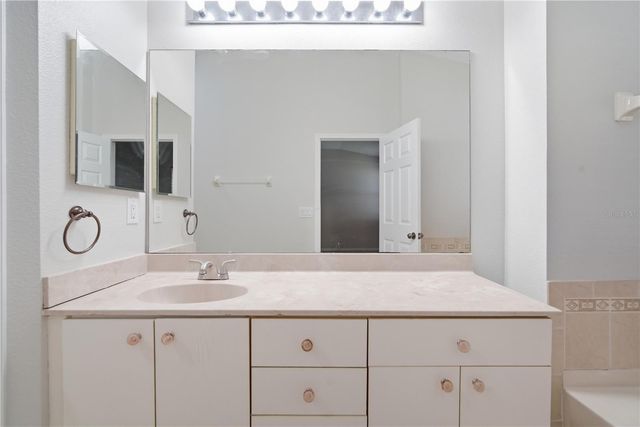 11818 HOLLY CREST LANE, Riverview, FL 33569