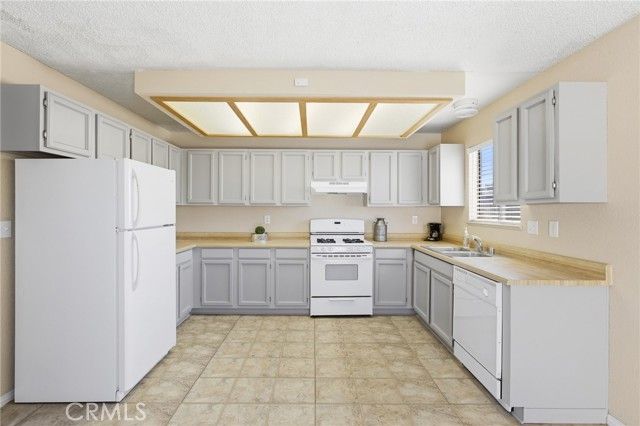 5378 Chia Avenue, Twentynine Palms, CA 92277