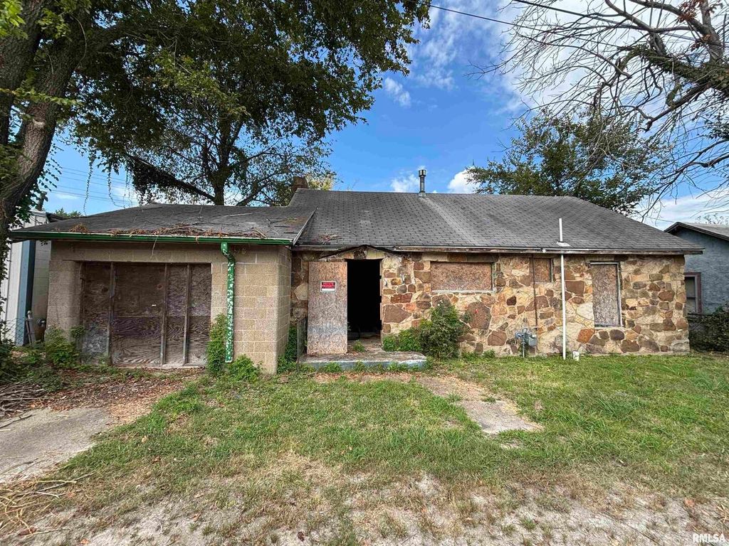 1009 SIMMONS Street, Metropolis, IL 62960