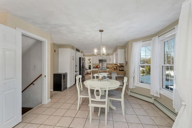 1 Treaty Court, Sandown, NH 03873