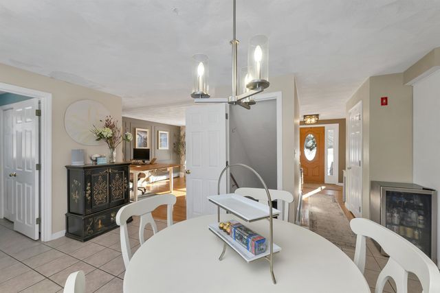 1 Treaty Court, Sandown, NH 03873