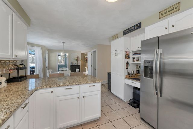 1 Treaty Court, Sandown, NH 03873