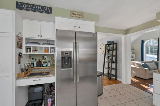 1 Treaty Court, Sandown, NH 03873