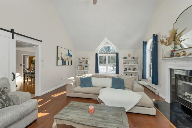 1 Treaty Court, Sandown, NH 03873