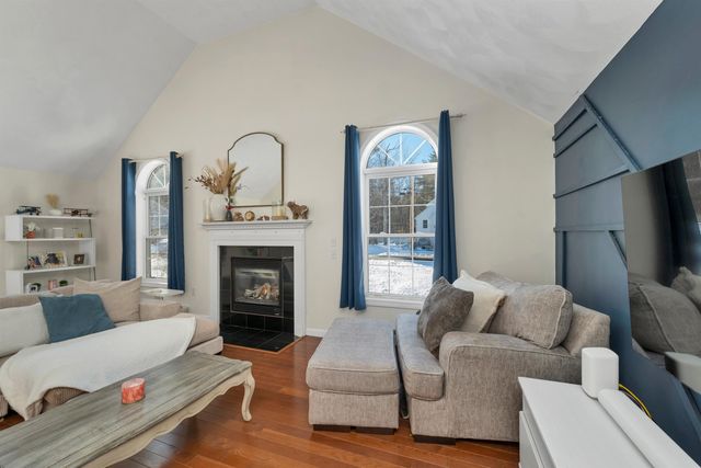 1 Treaty Court, Sandown, NH 03873