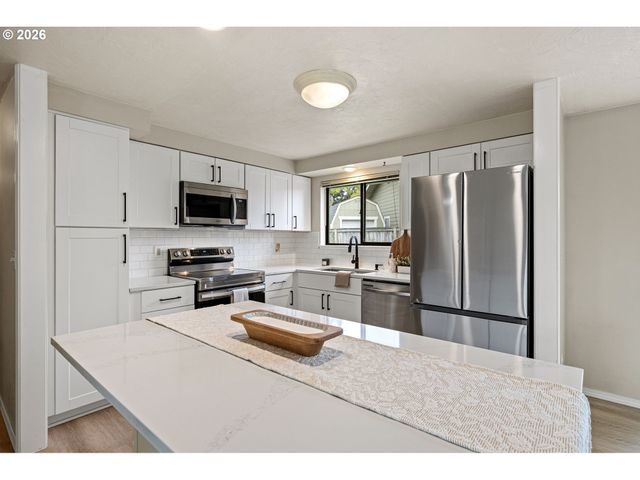 3361 HONEYWOOD St, Eugene, OR 97408