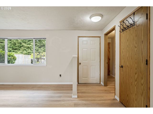 3361 HONEYWOOD St, Eugene, OR 97408