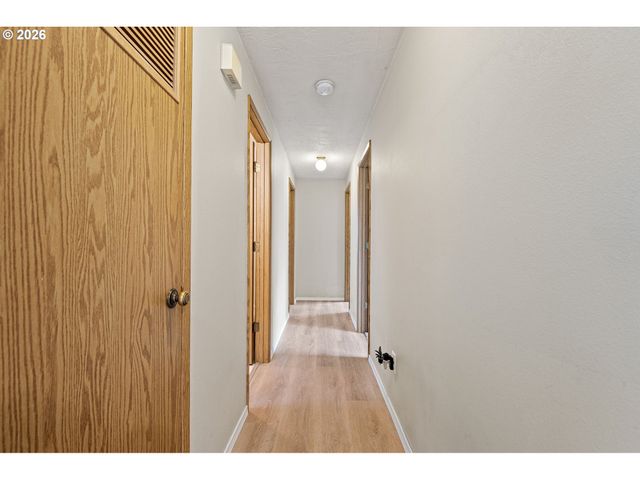 3361 HONEYWOOD St, Eugene, OR 97408